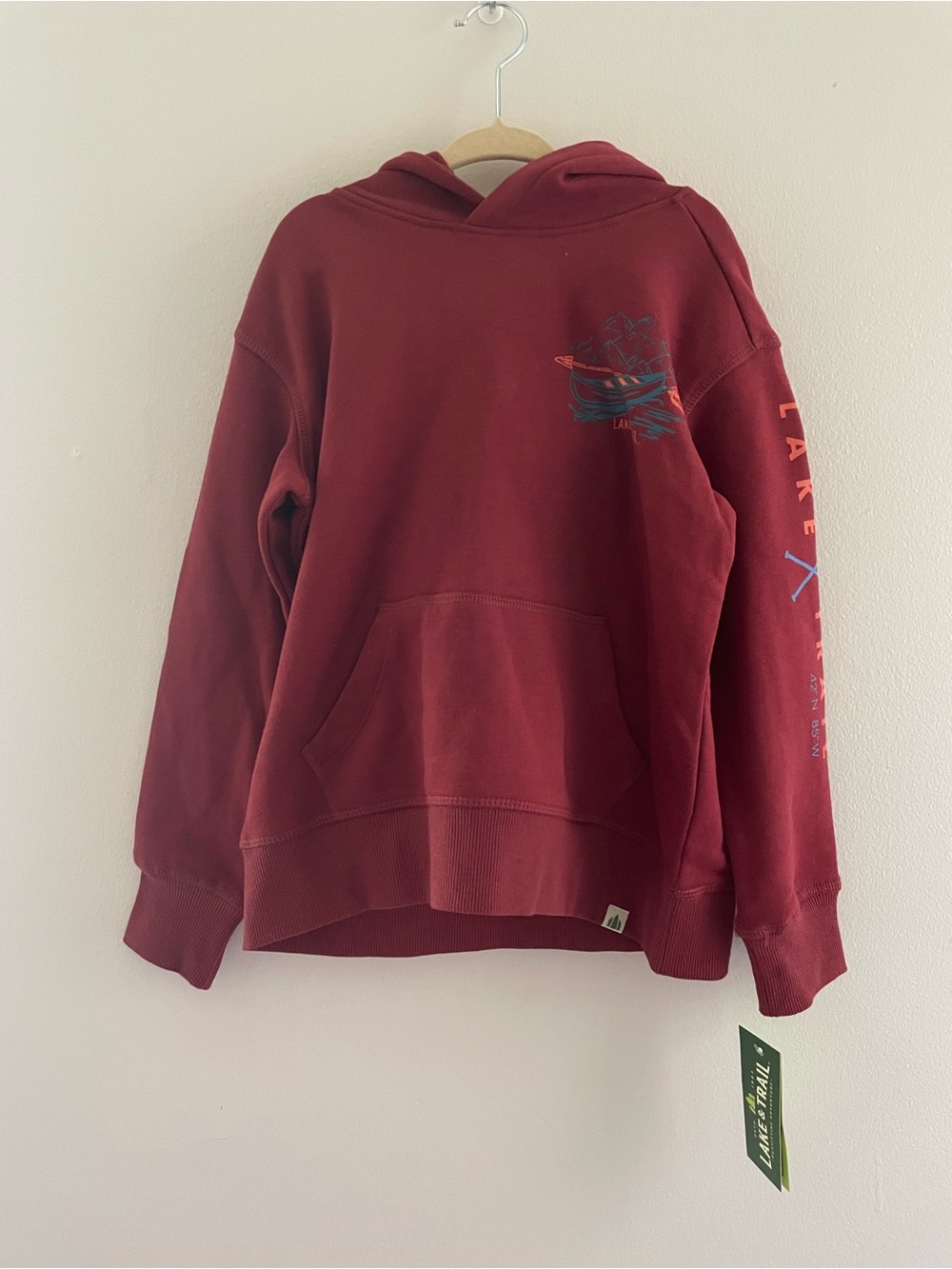 Toddler Boys NWT XS (5) Maroon Lake & Trail Graphic Pullover Hoodie